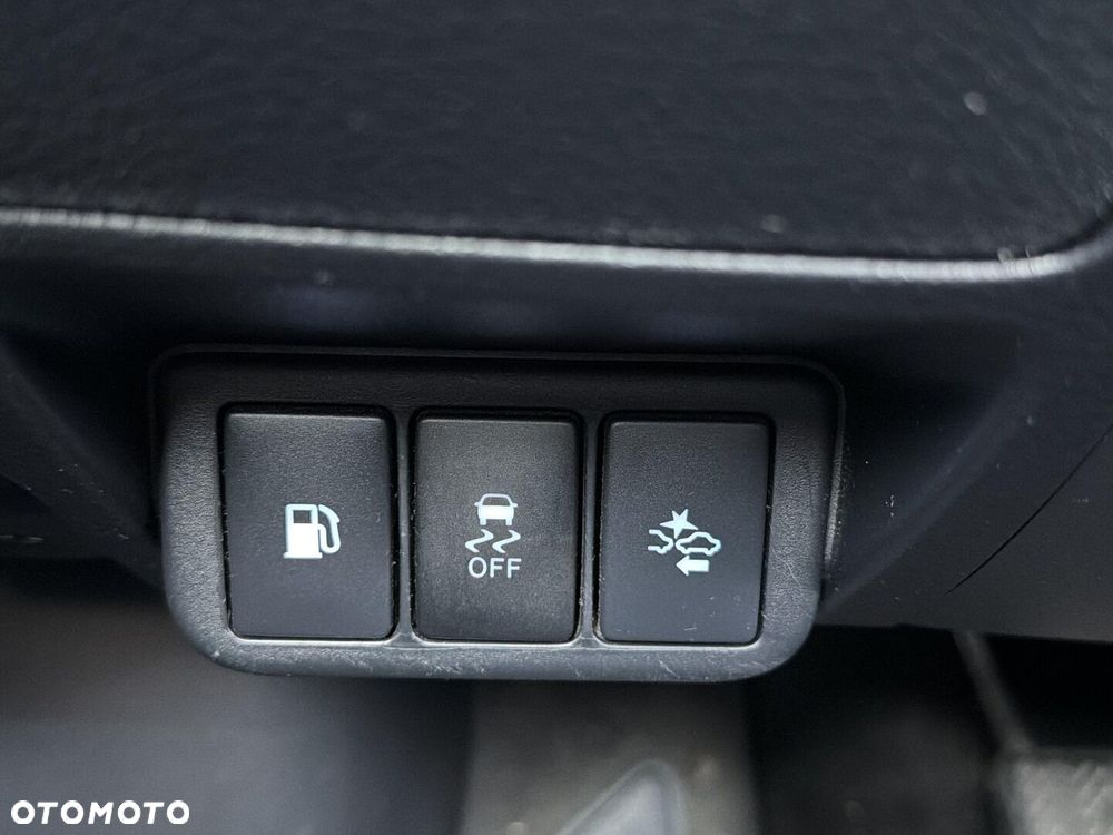 Toyota Avensis 2.0 D-4D Premium - 27