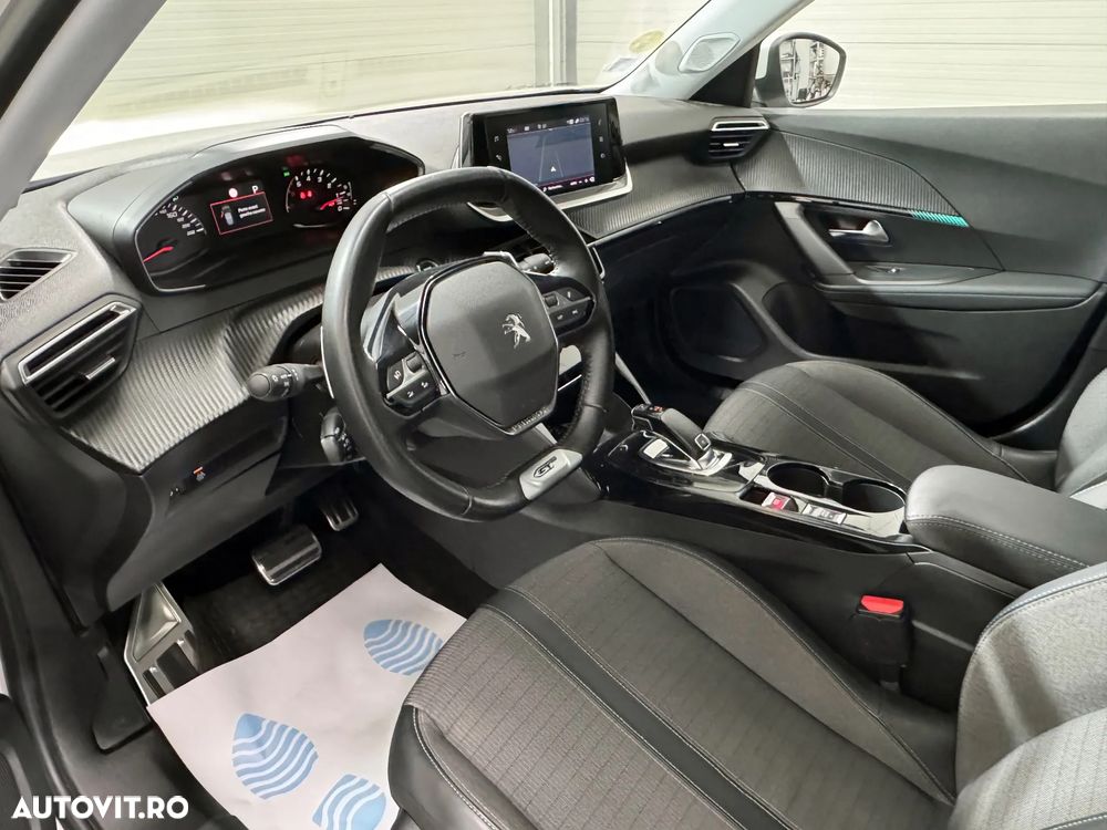 Peugeot 2008 1.5 BlueHDI EAT8 STT GT - 9