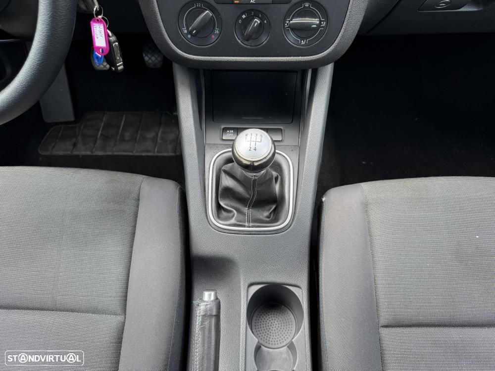 VW Golf 1.9 TDi BlueM. Confortline - 17