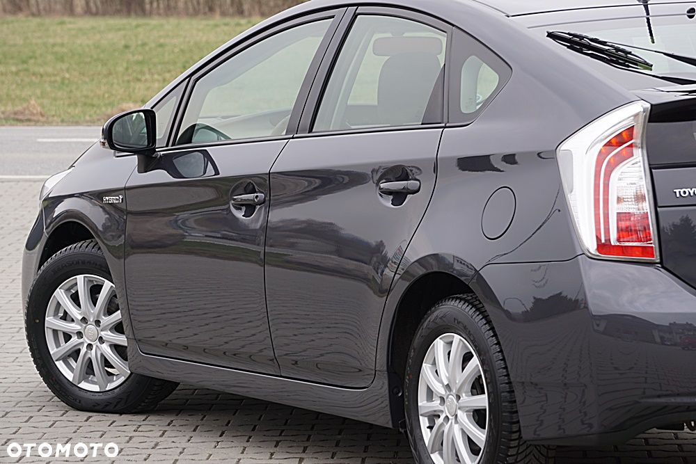 Toyota Prius - 17