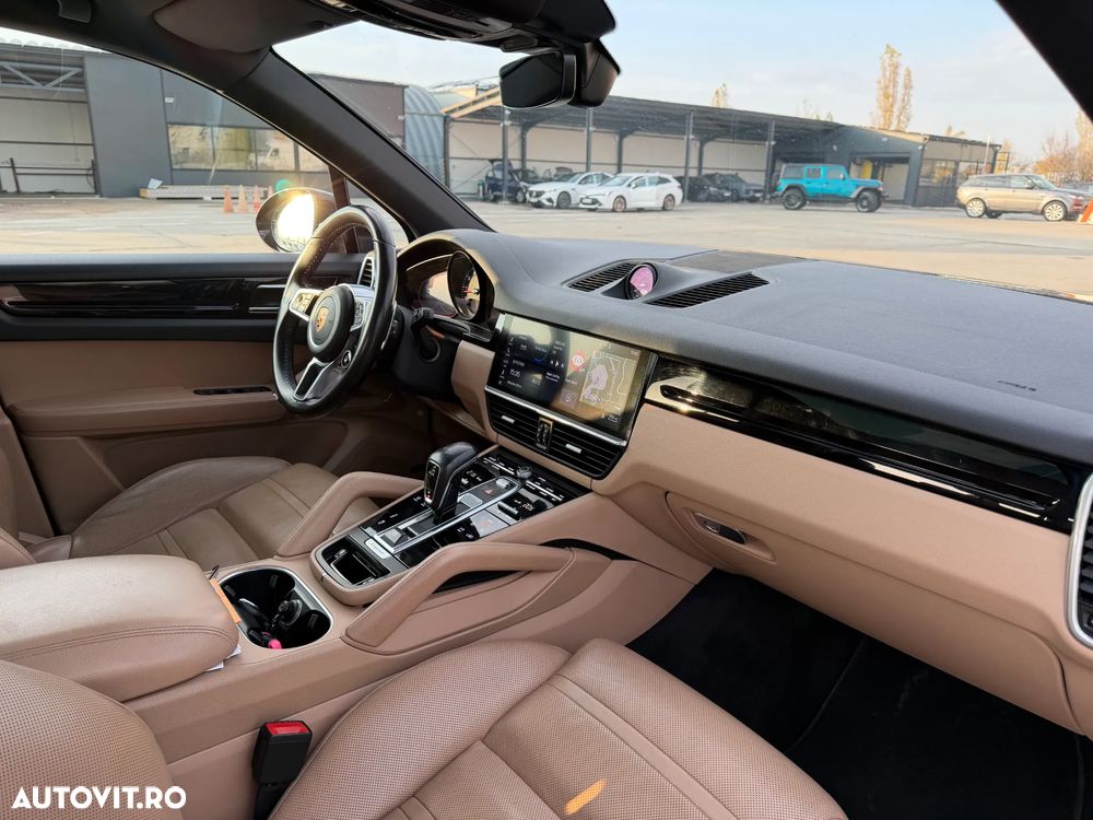 Porsche Cayenne - 2