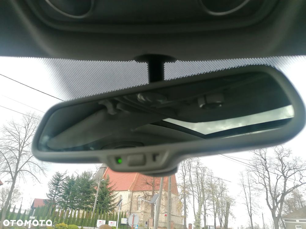 Volkswagen Tiguan 2.0 TDI DPF BlueMotion Technology Sport & Style - 25