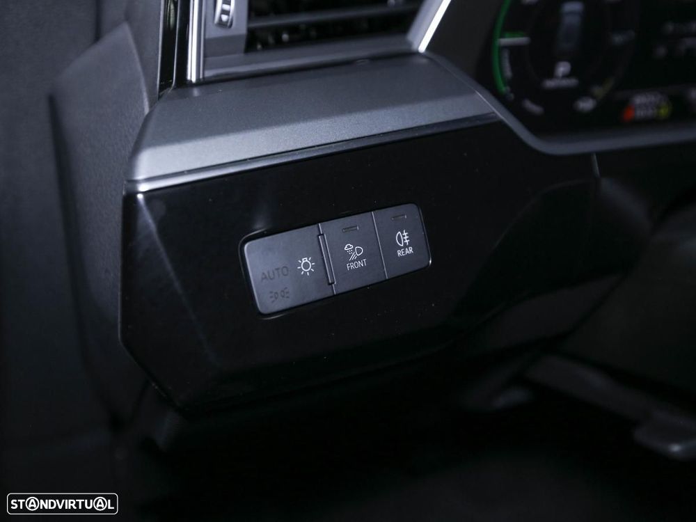 Audi e-tron 55 quattro - 11