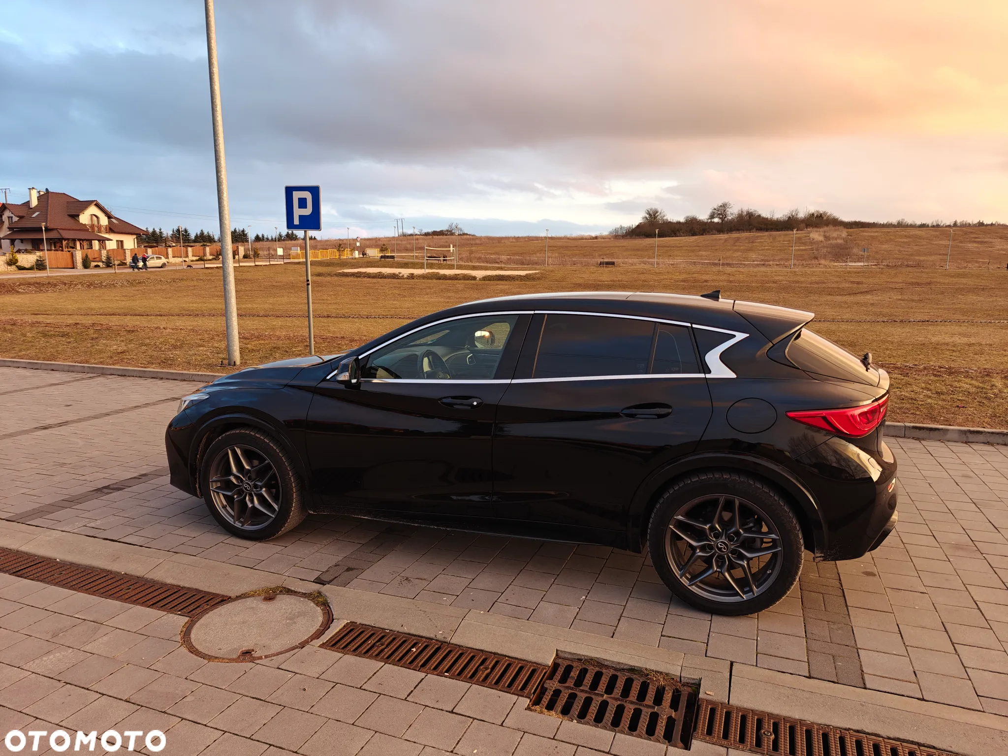 Infiniti Q30 - 3