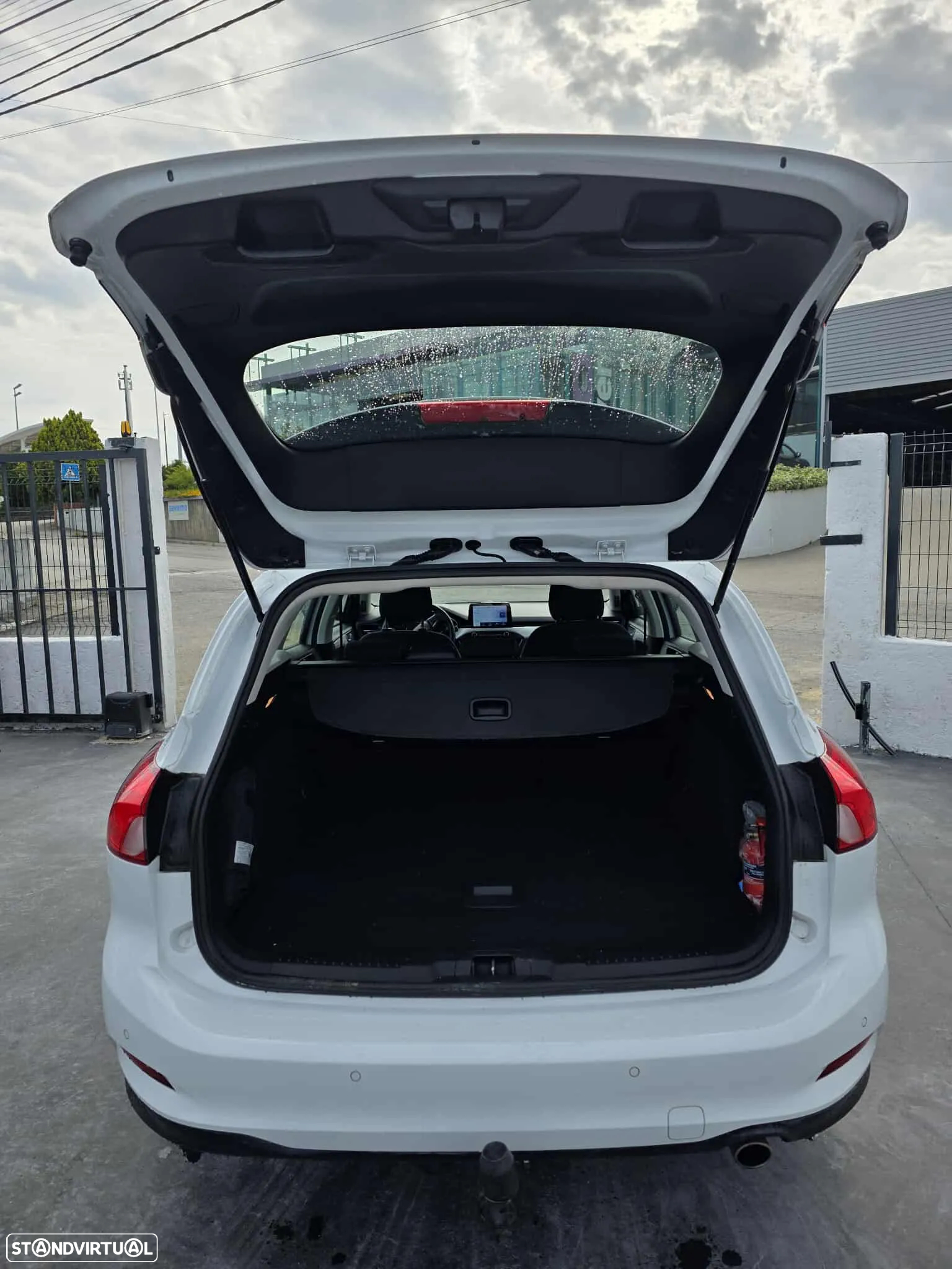 Ford Focus 1.5 EcoBlue S&S COOL&CONNECT - 4