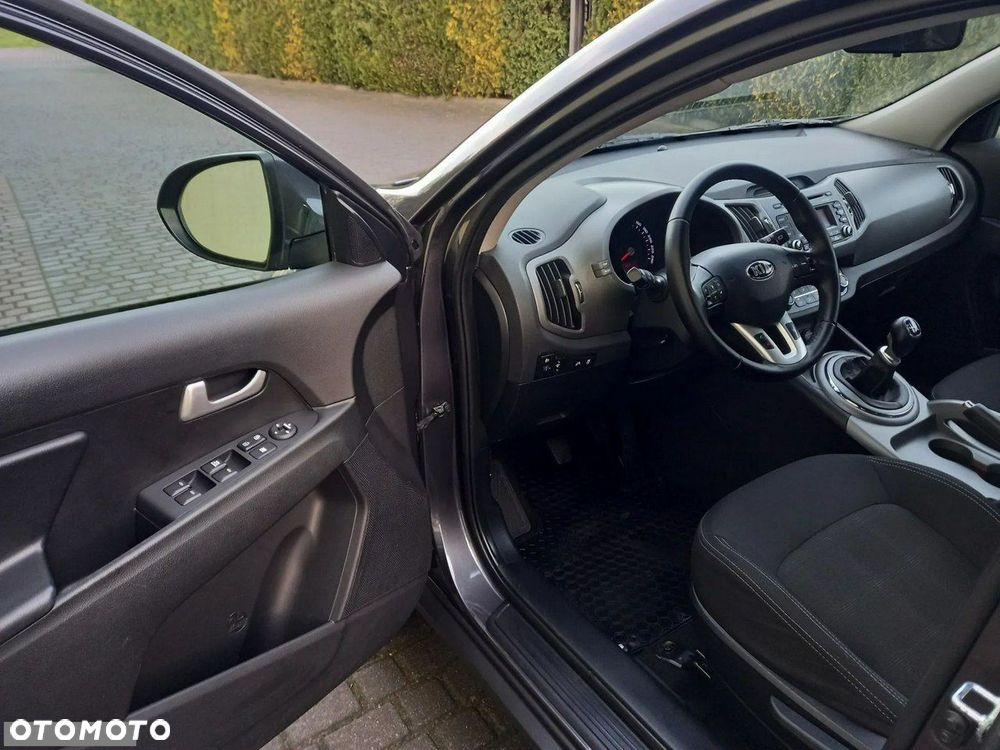 Kia Sportage 1.7 CRDI 2WD Dream-Team Edition - 27