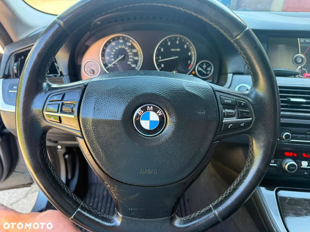 BMW Seria 5 528i Modern Line - 25