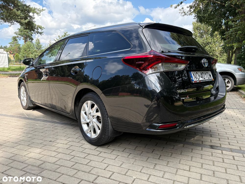 Toyota Auris Hybrid 135 Prestige - 4