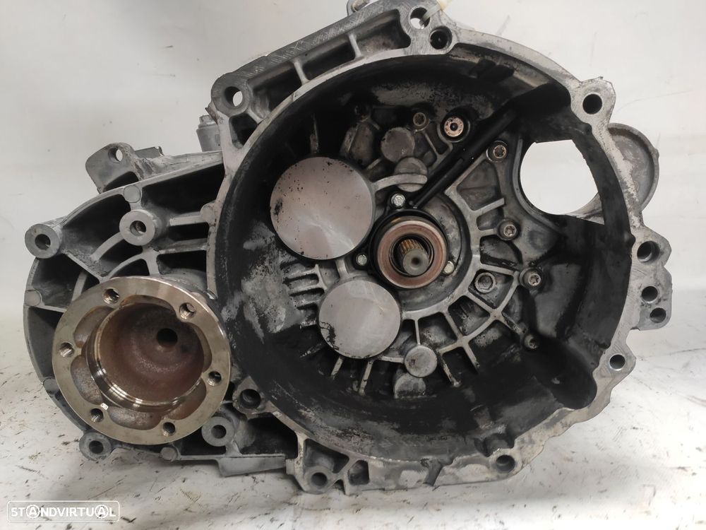 Caixa de velocidades manual VOLKSWAGEN Passat (3C2) - 1