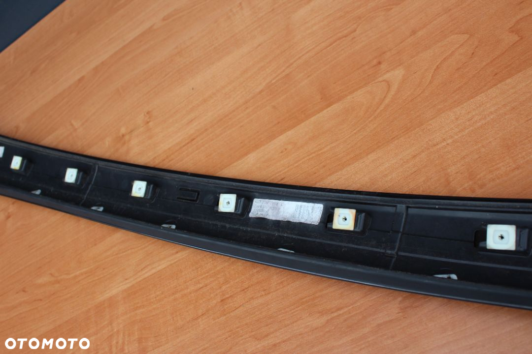 OSŁONA ZEWNĘTRZNA SŁUPKA SZYBY LEWA PRZEDNIA OPEL ZAFIRA C Z41C - 7