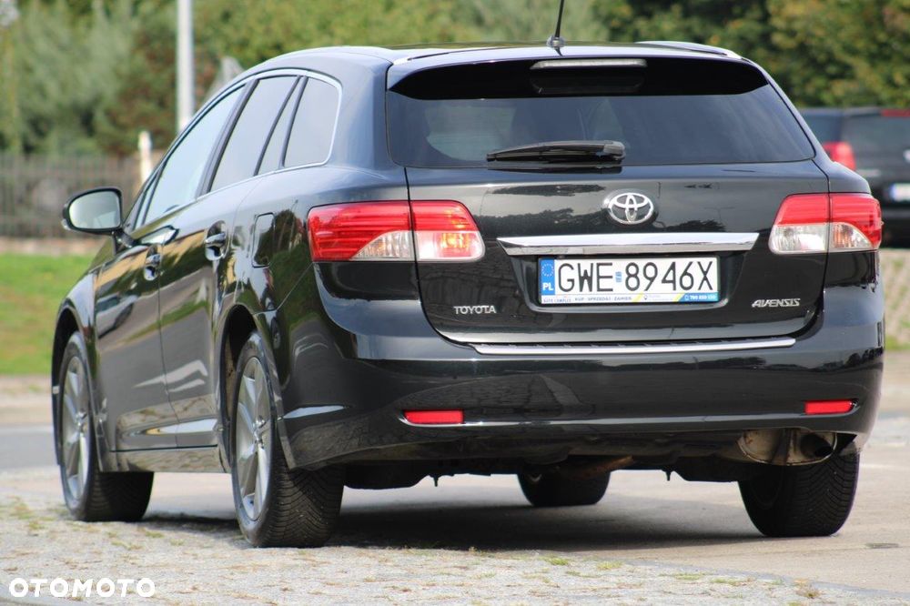 Toyota Avensis 1.8 Premium - 39