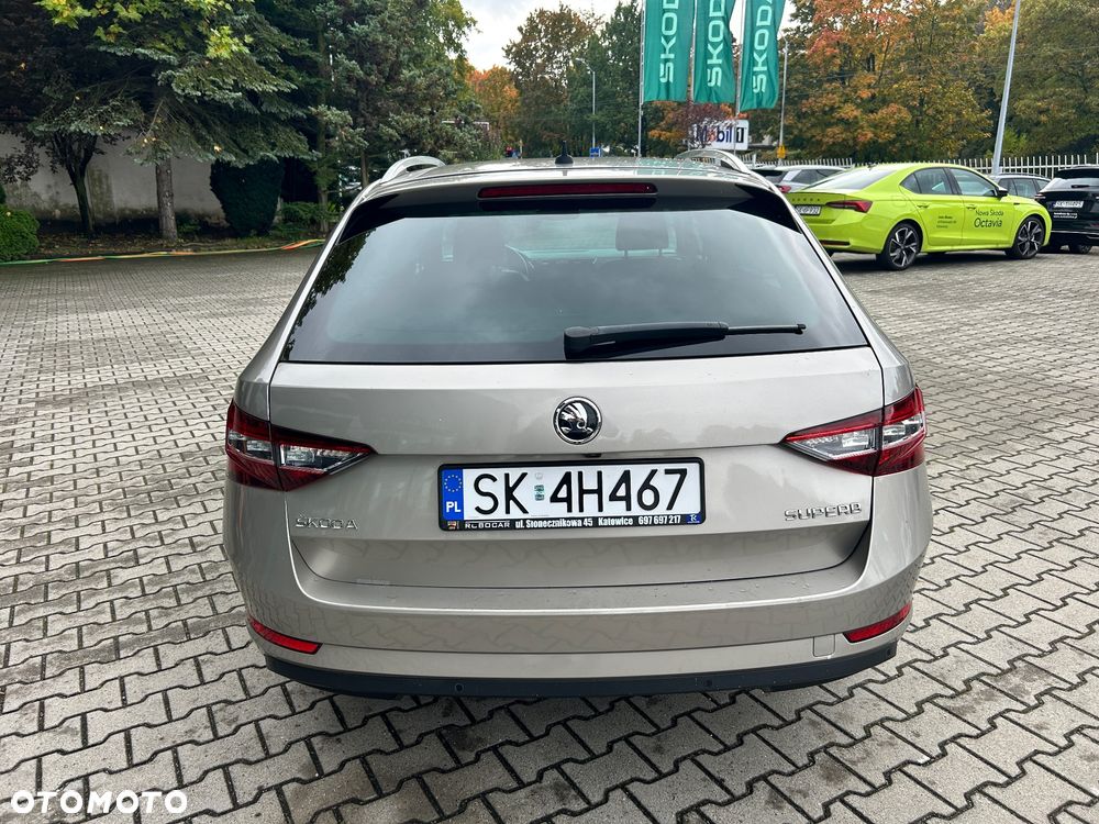Skoda Superb 2.0 TDI L&K DSG - 4