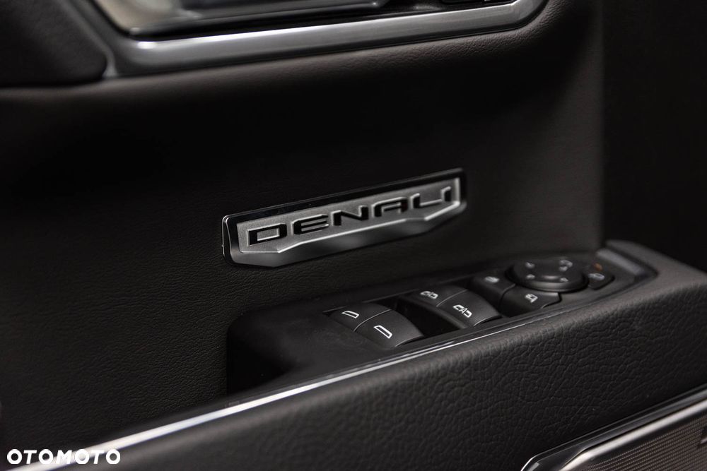 GMC Sierra - 19