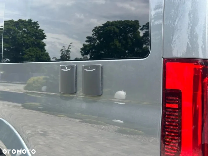 Mercedes-Benz Sprinter 907 - 4