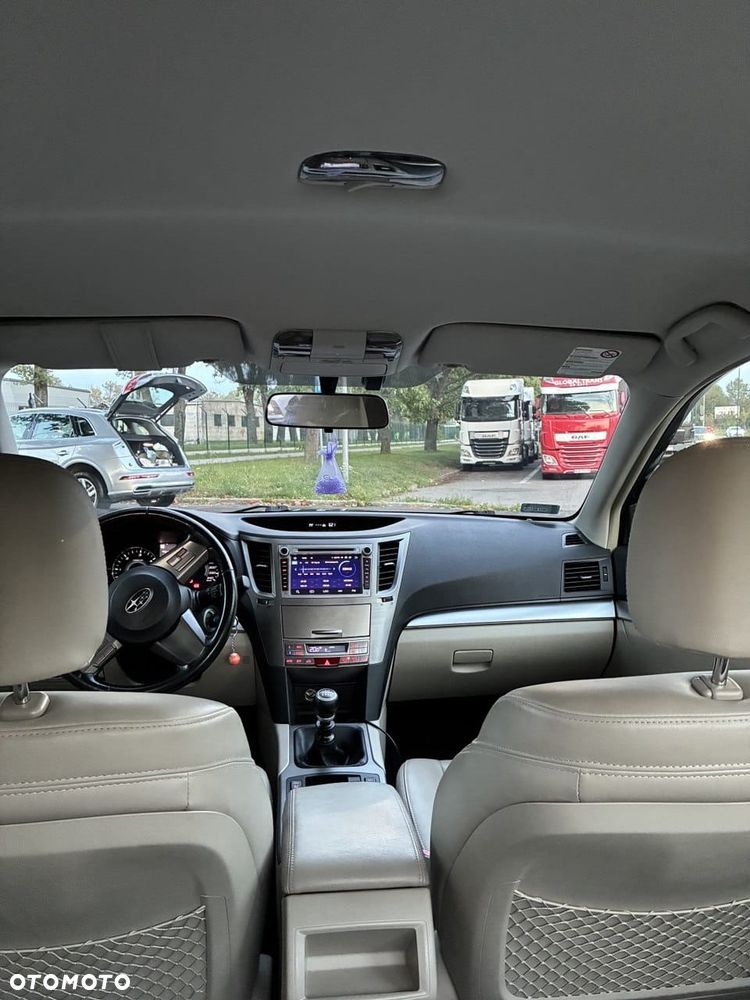 Subaru Legacy - 13