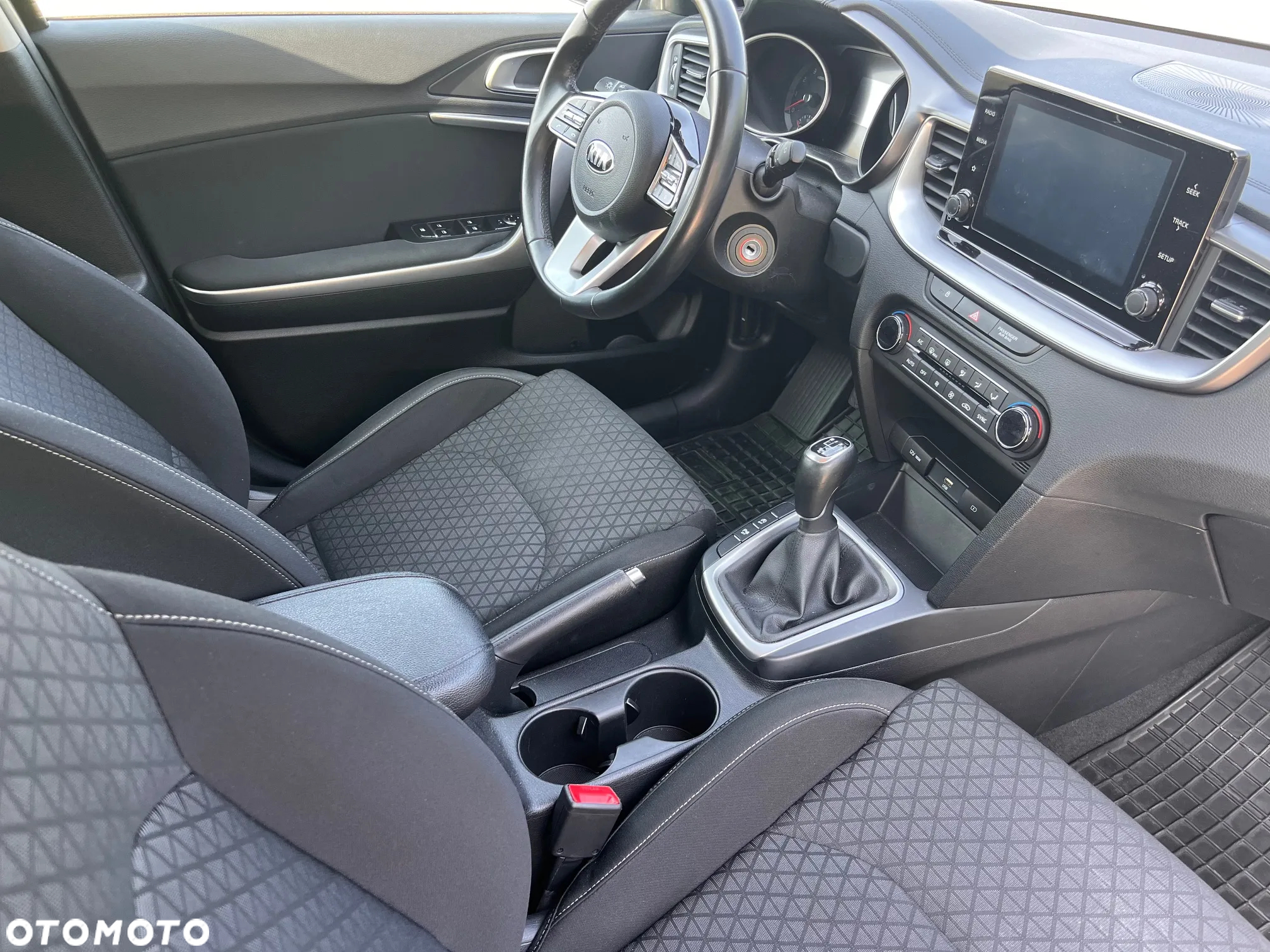 Kia Ceed 1.5 T-GDI M - 23