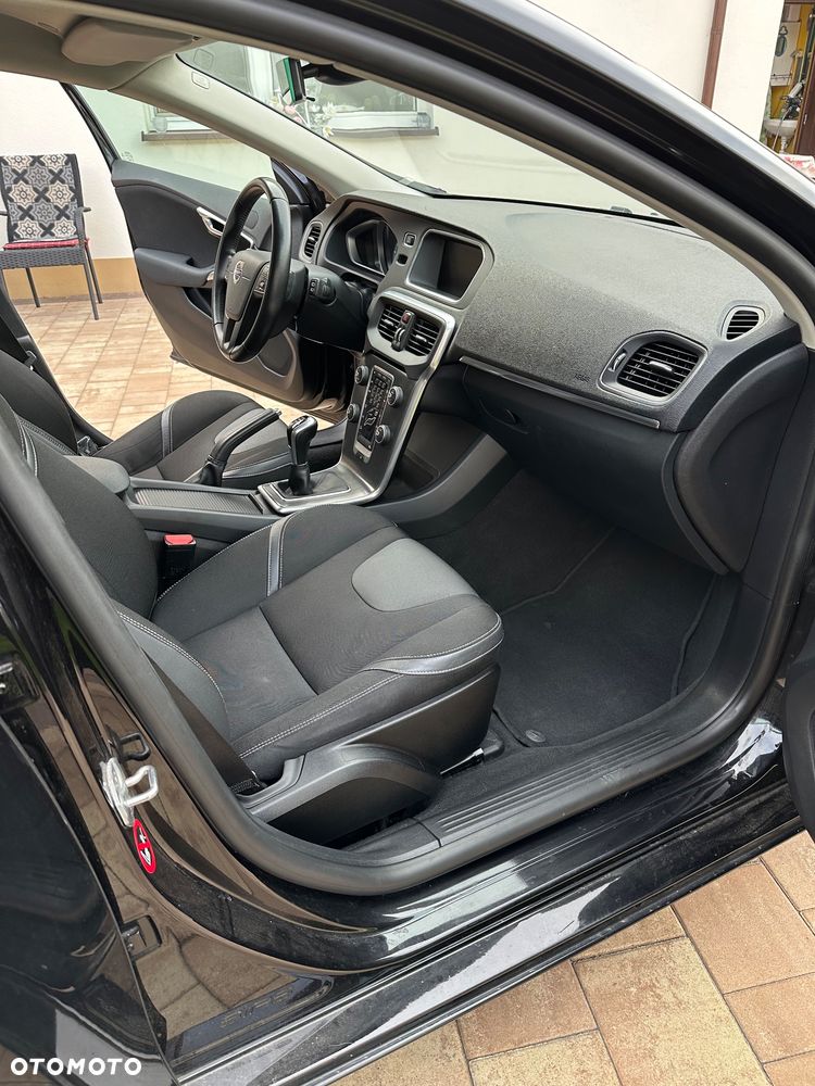Volvo V40 D2 - 9