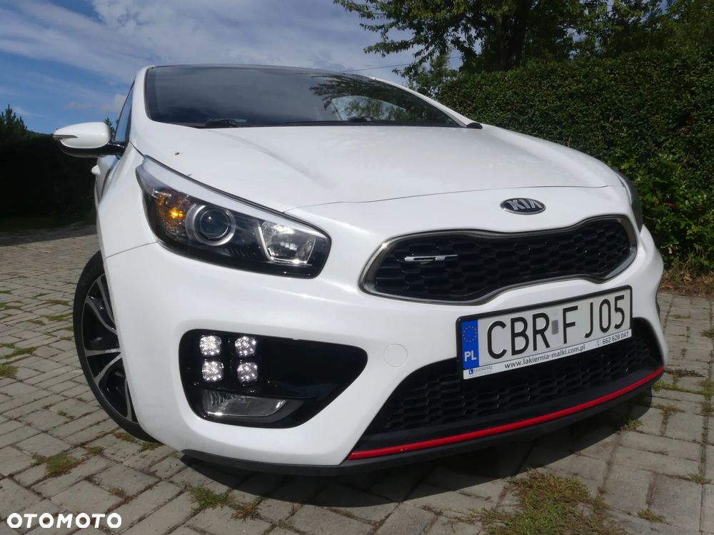 Kia Ceed - 12