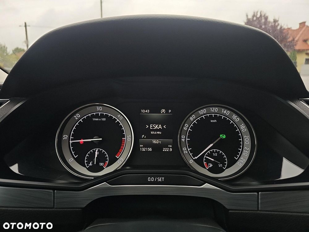 Skoda Superb 2.0 TDI SCR 4x4 Style DSG - 12