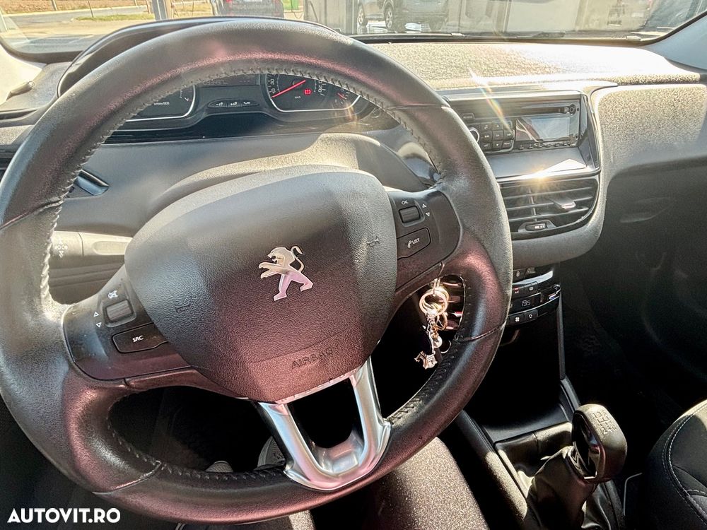 Peugeot 208 - 9