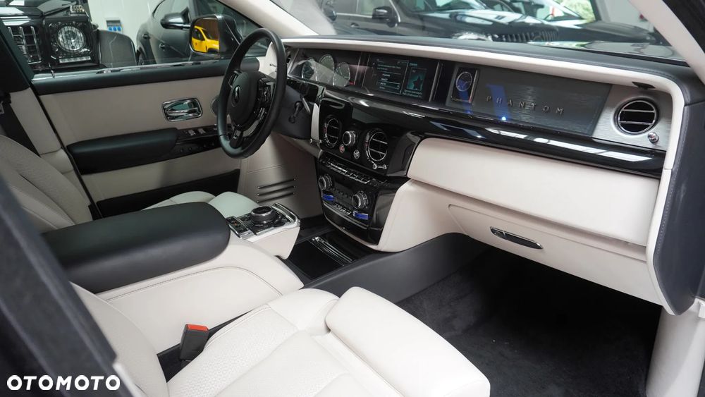 Rolls-Royce Phantom Standard - 8