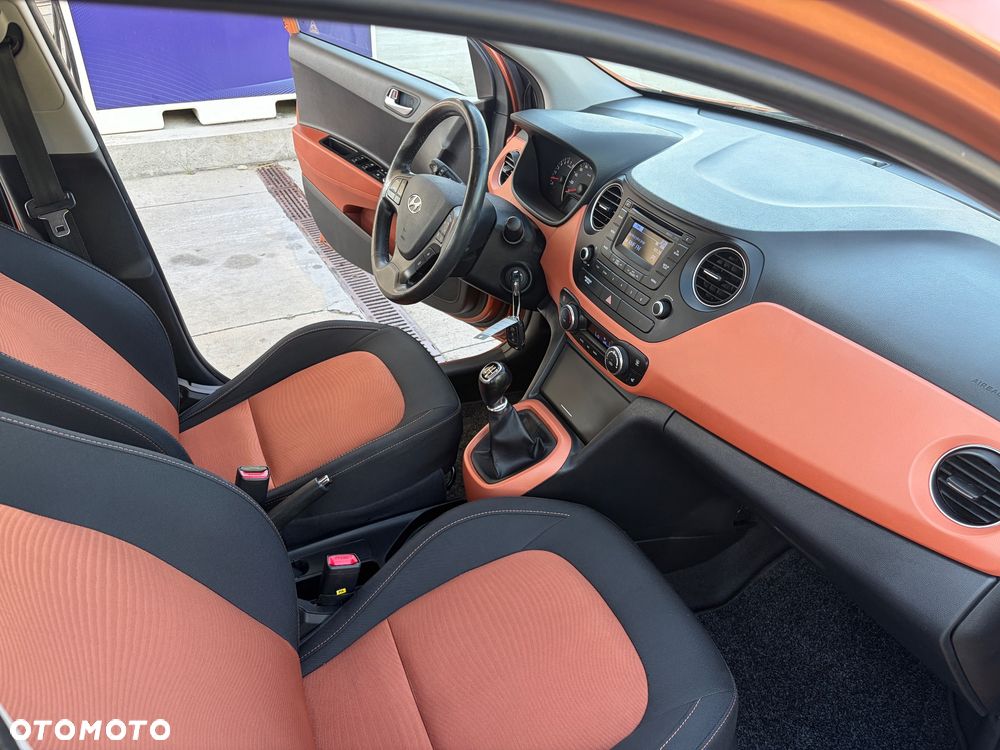 Hyundai i10 1.2 Fifa World Cup Edition - 13
