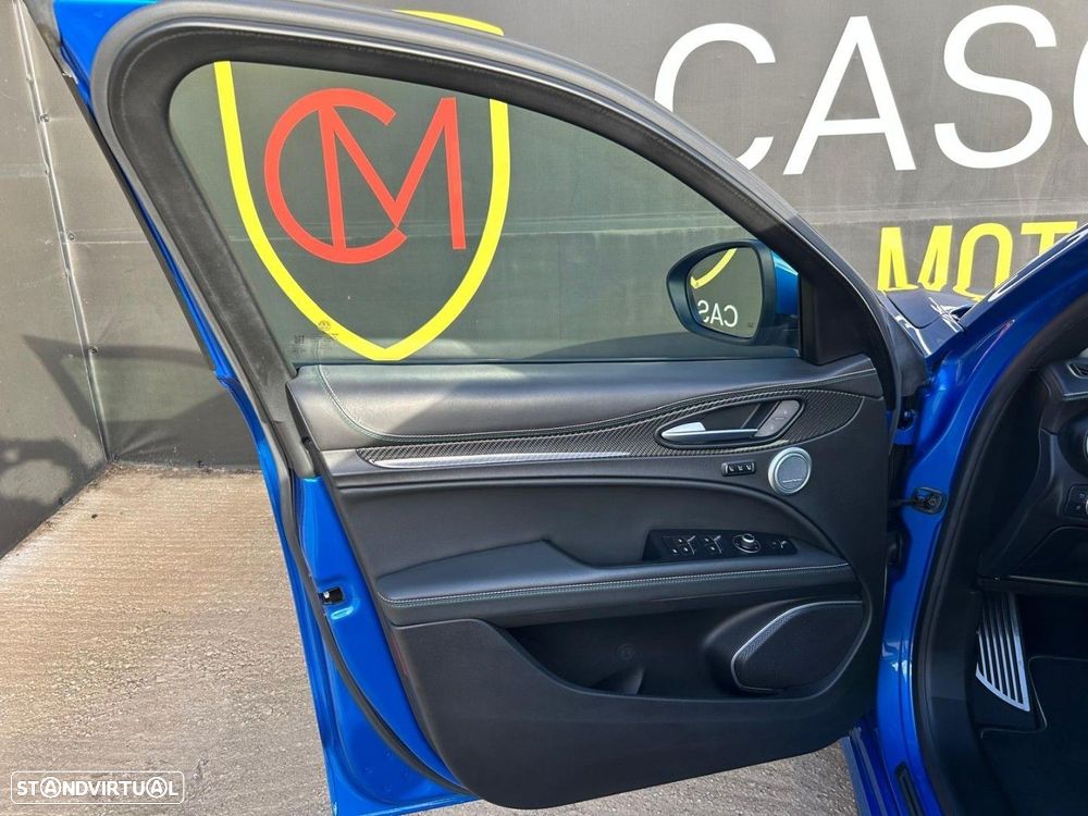 Alfa Romeo Stelvio V6 2.9 Bi-Turbo AT8-Q4 Quadrifoglio - 9