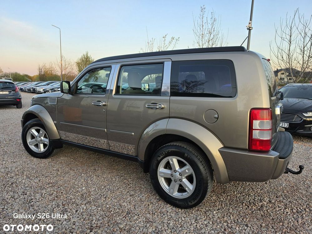 Dodge Nitro - 10
