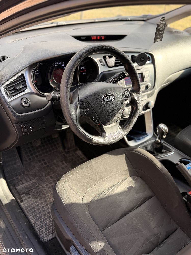 Kia Ceed - 6