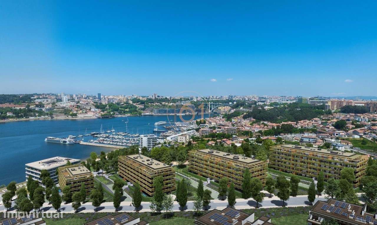 T4 com 164,10 m2  de área útil com varanda / terraço de 82,30 m2 - Grande imagem: 2/33