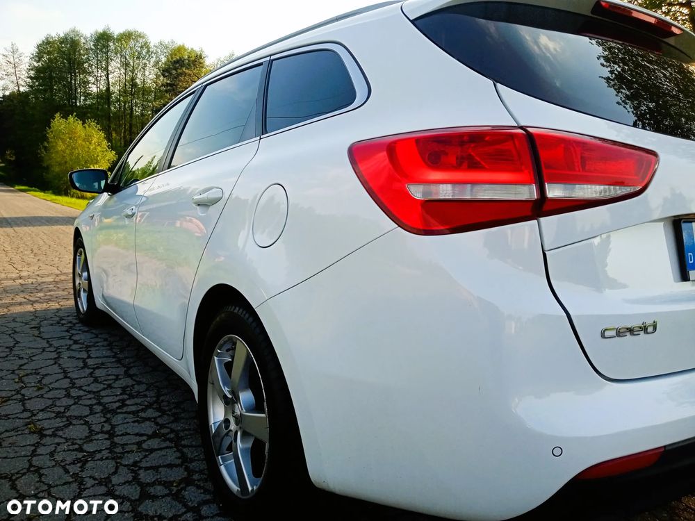 Kia Ceed - 13