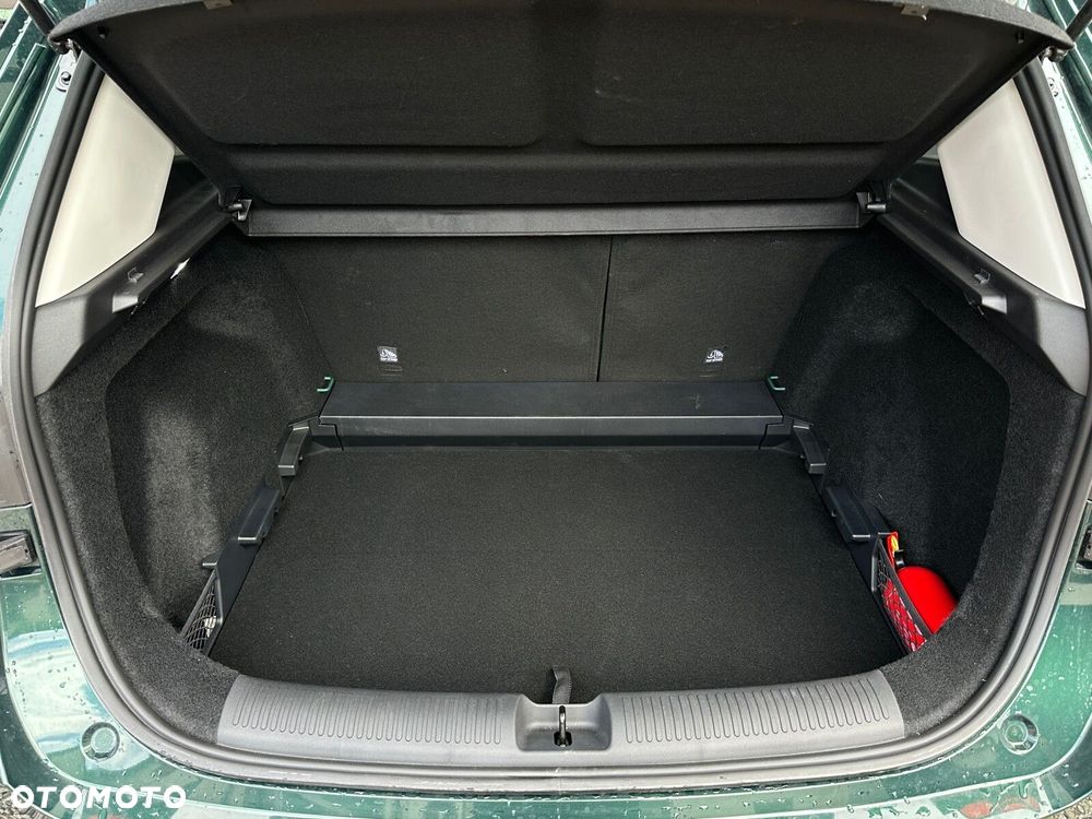 MG ZS Hybrid+ - 15