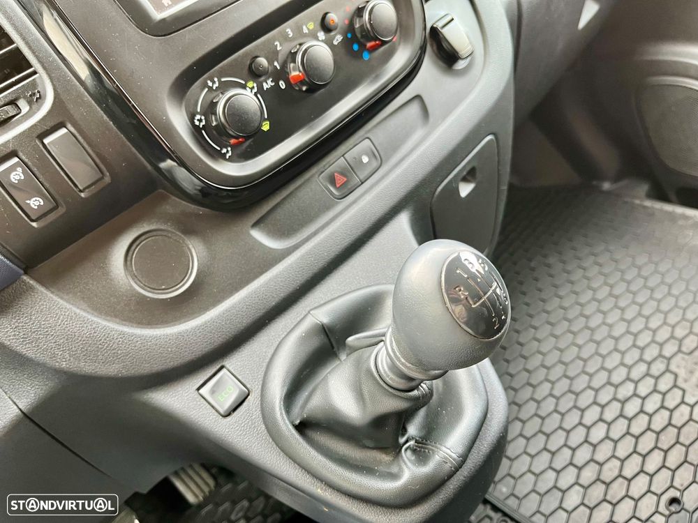Opel Vivaro 1.6 CDTI BITURBO Cabine dupla 5 lugares versão longa - 38