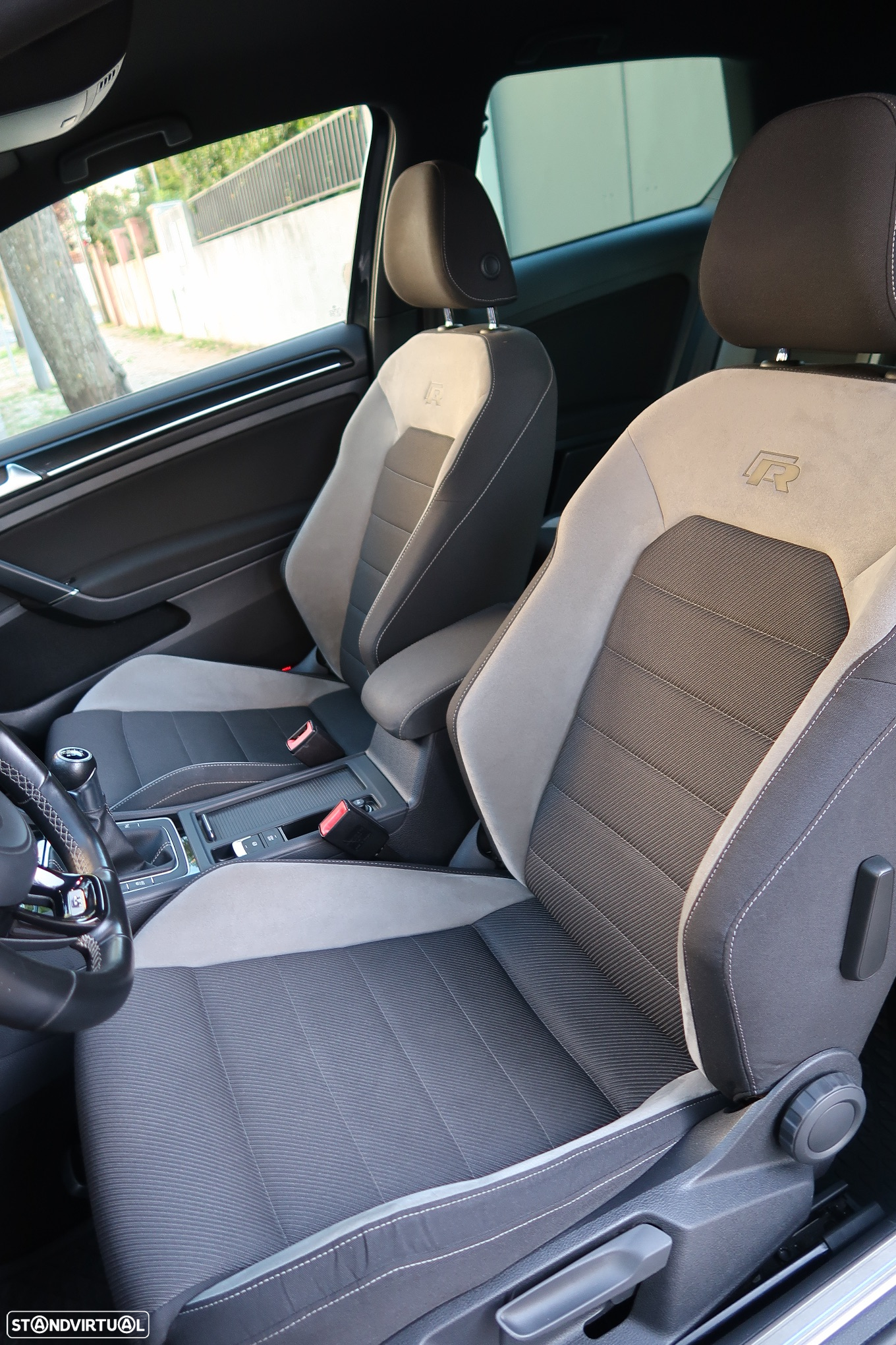 VW Golf 2.0 TSi R - 21