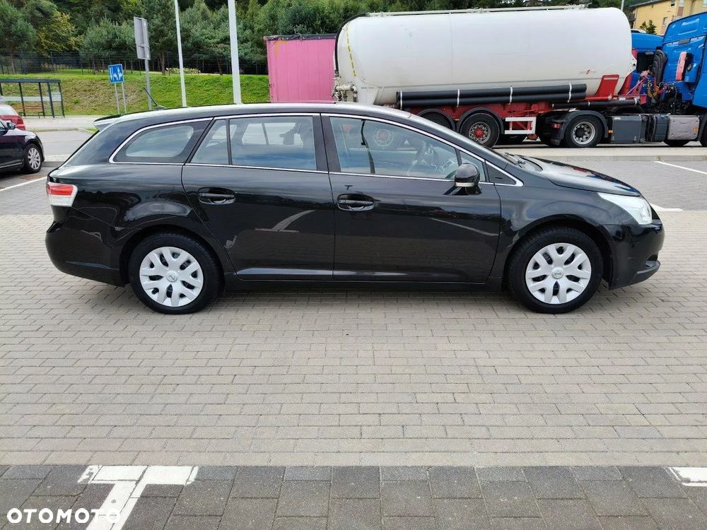 Toyota Avensis 1.8 Sol plus NAVI - 12