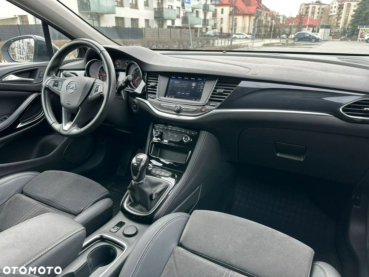 Opel Astra V 1.2 T Elegance S&S - 20