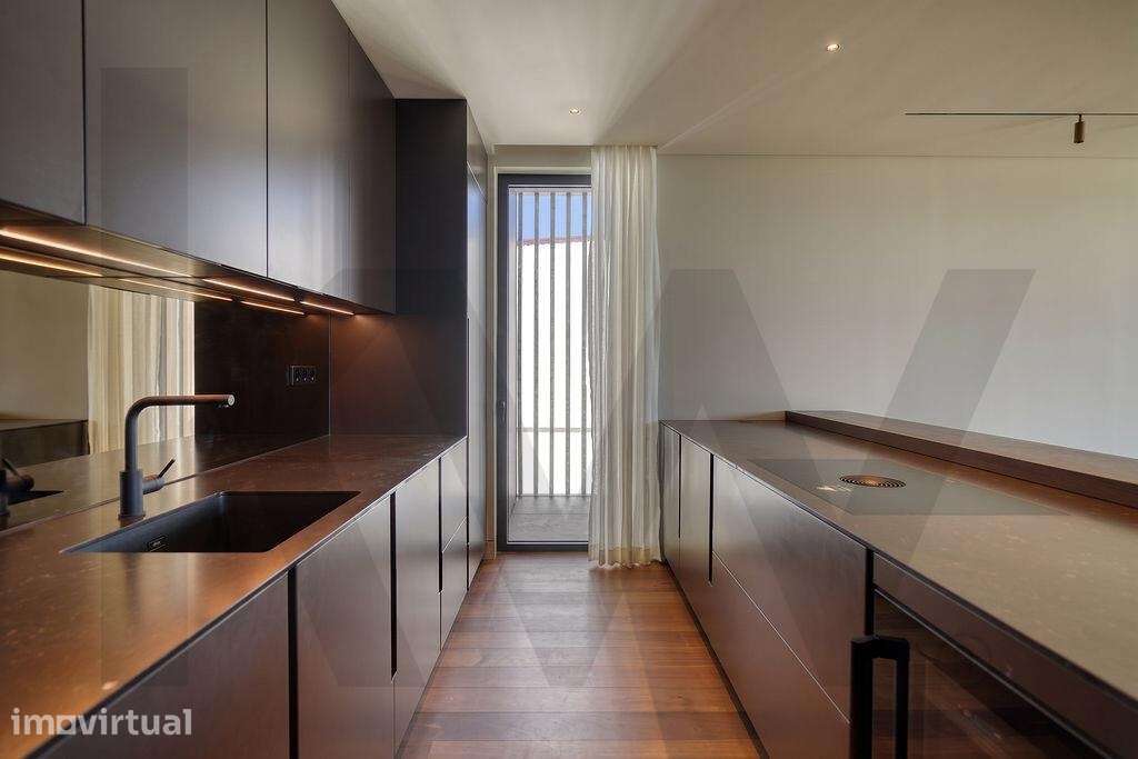 Apartamento T3 de Luxo com varanda para arrendar perto do Mar com vara - Grande imagem: 4/32