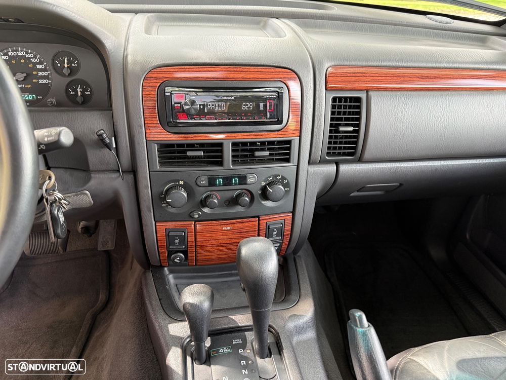 Jeep Grand Cherokee - 10