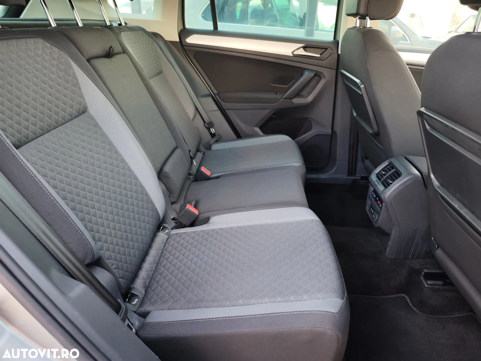 Volkswagen Tiguan - 26