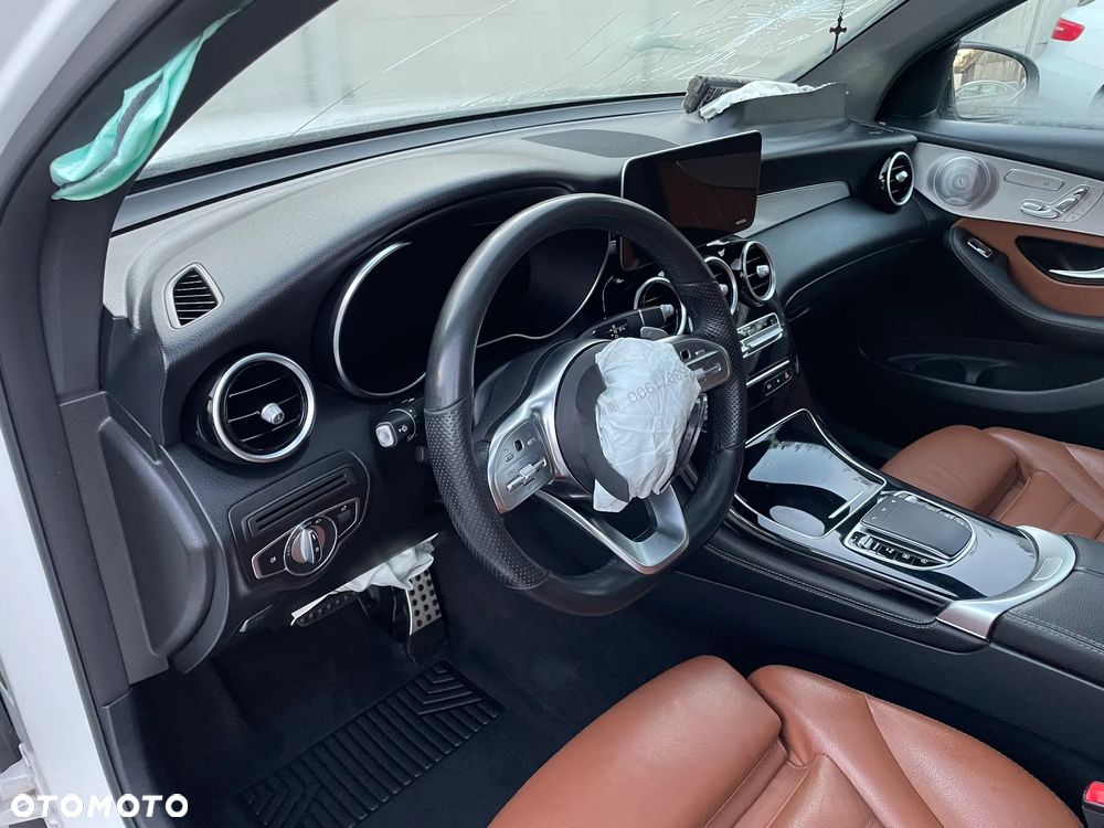 Mercedes-Benz GLC 220 d 4Matic 9G-TRONIC AMG Line - 23