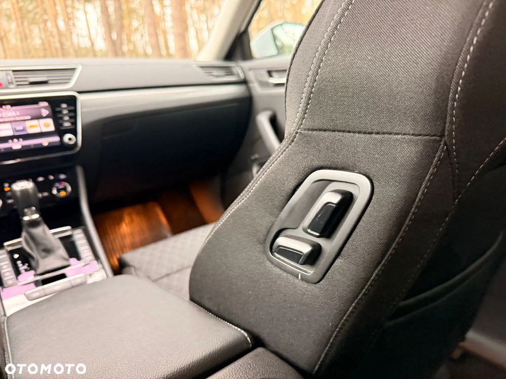 Skoda Superb 2.0 TDI 4x4 Style DSG - 10