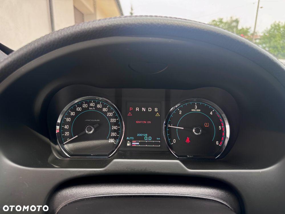 Jaguar XF 2.2 D R-Sport - 31
