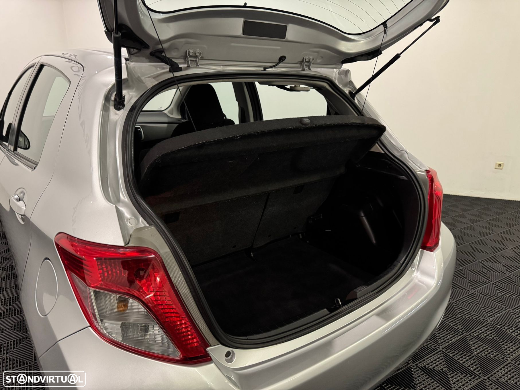 Toyota Yaris 1.4 D-4D ACtive+AC - 50