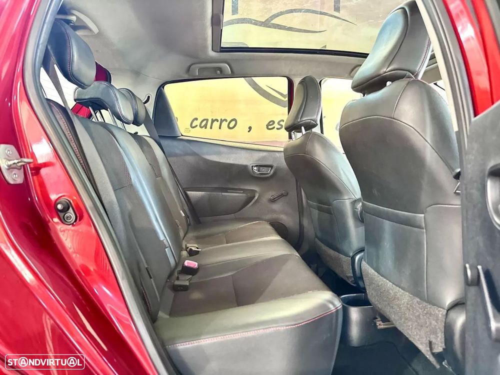 Toyota Yaris 1.4 D-4D Sport +P.Tec. +P.Plus+P.Luxury - 14