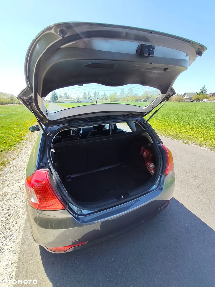 Kia Ceed - 5