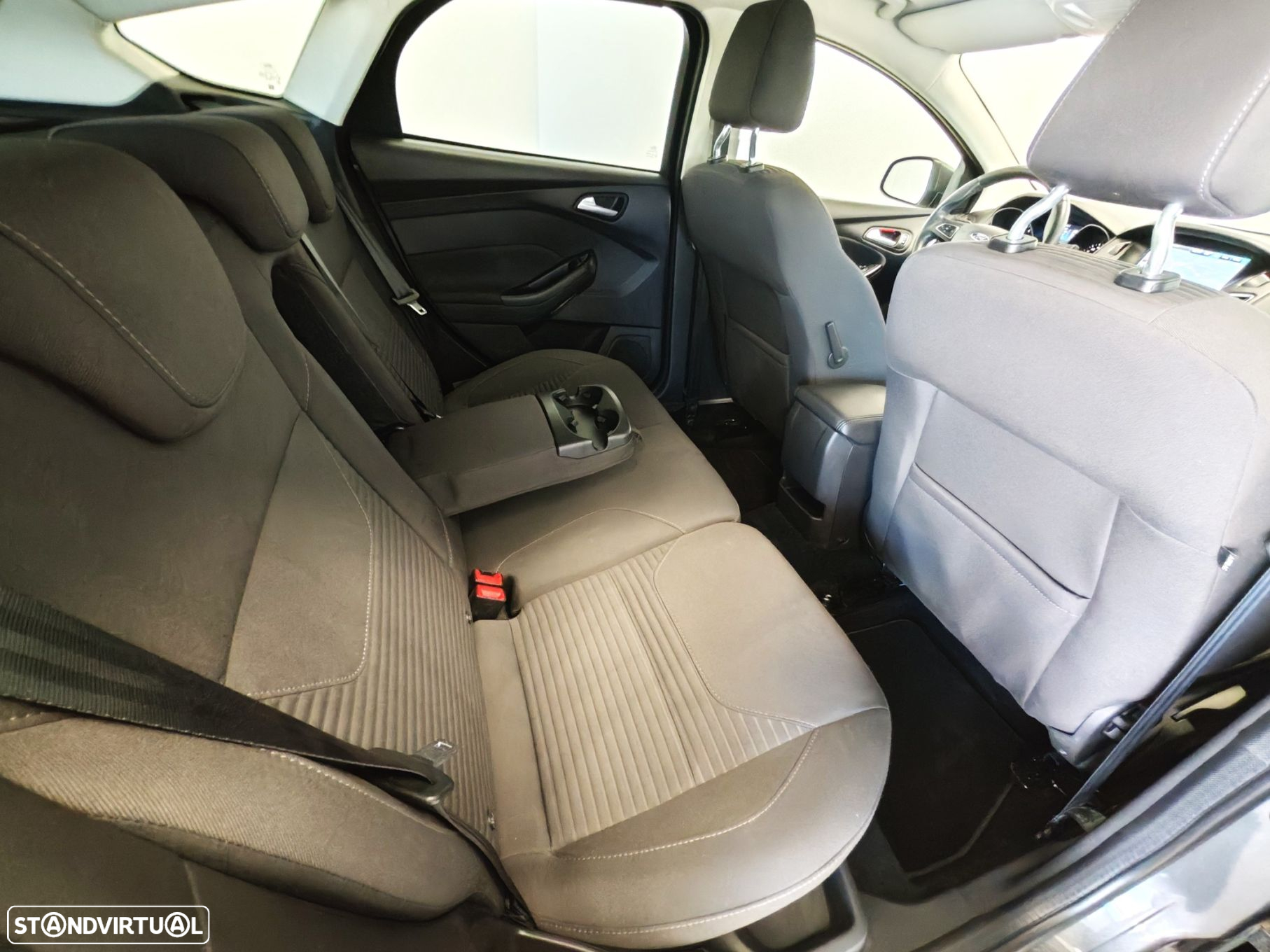 Ford Focus 1.0 SCTi Titanium - 53