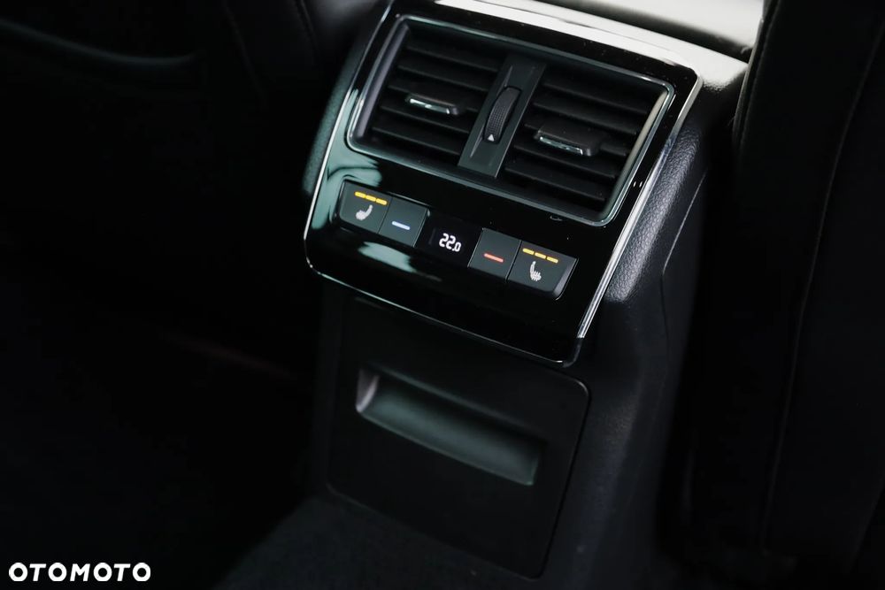Skoda Superb 2.0 TDI SCR 4x4 L&K DSG - 30