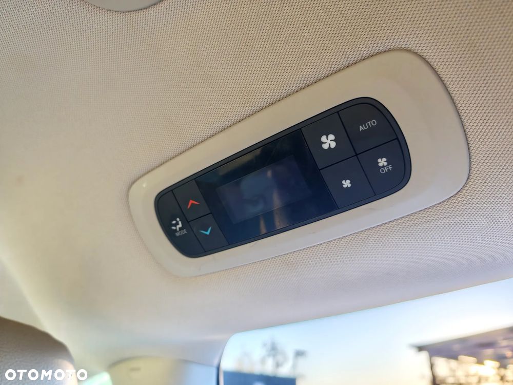 Chrysler Pacifica - 10