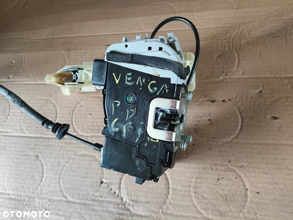 KIA VENGA 09- ZAMEK DRZWI PRZAWY PRZÓD 6-PIN - 12