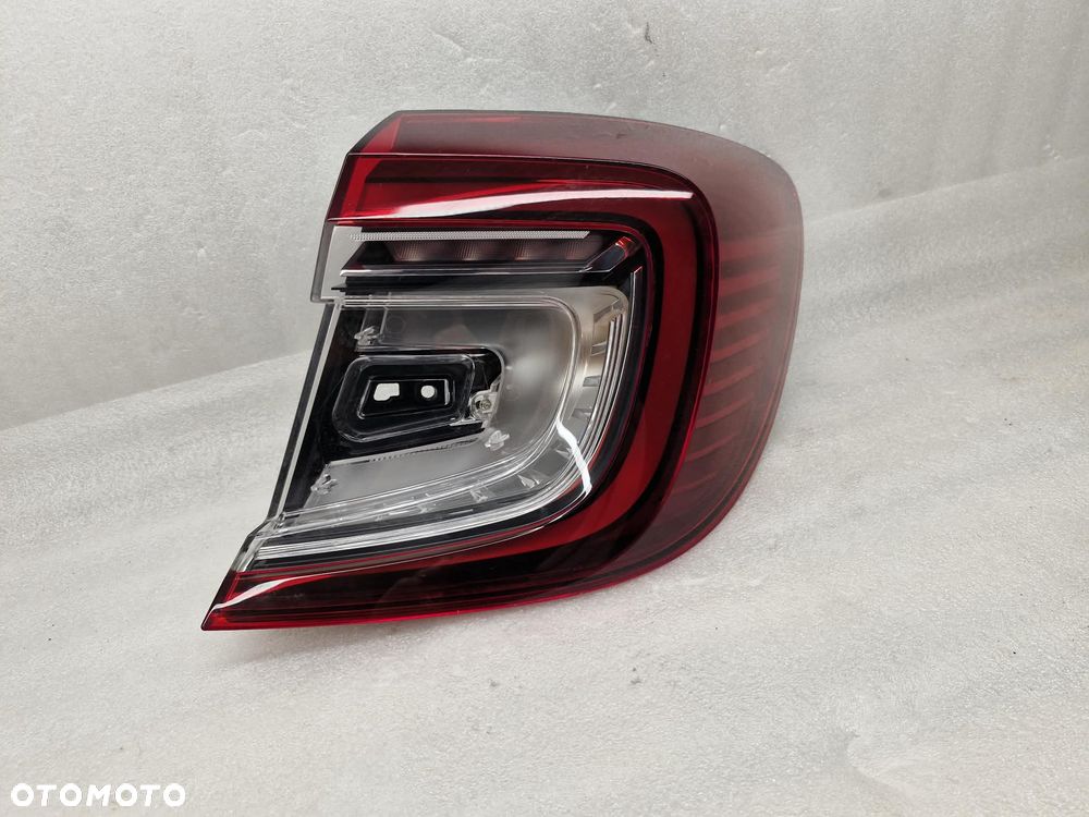 REANULT CAPTUR II LAMPA PRAWA TYŁ 265504004R - 1